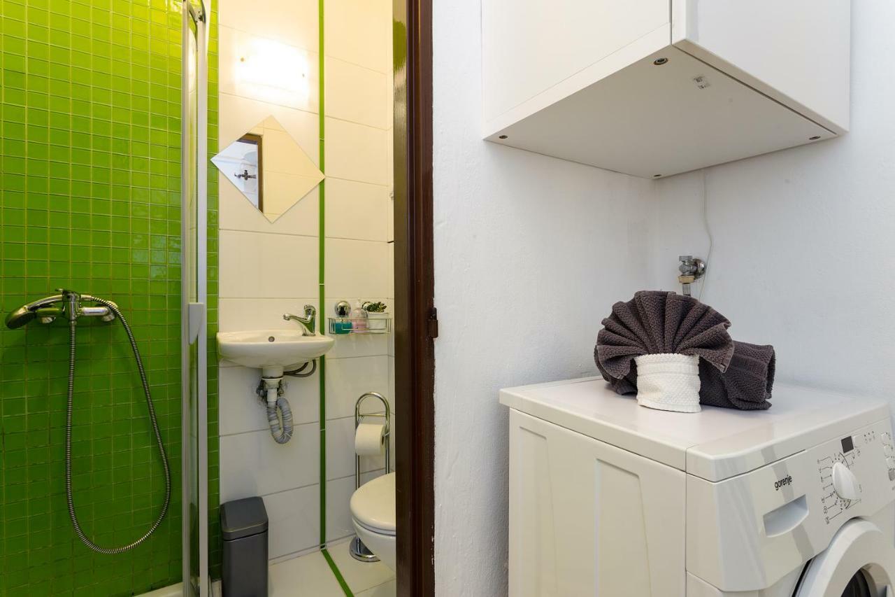 Stylish Apartment On Riverside ปราก ภายนอก รูปภาพ